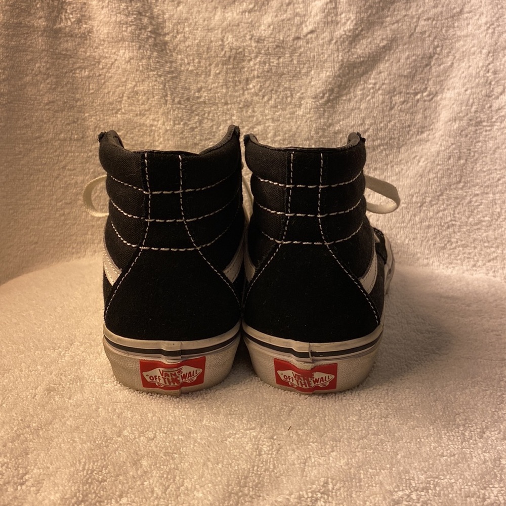 Vans - Picture 5 of 7
